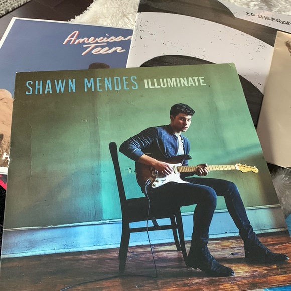 Vinyl Records - Picture 1 of 2